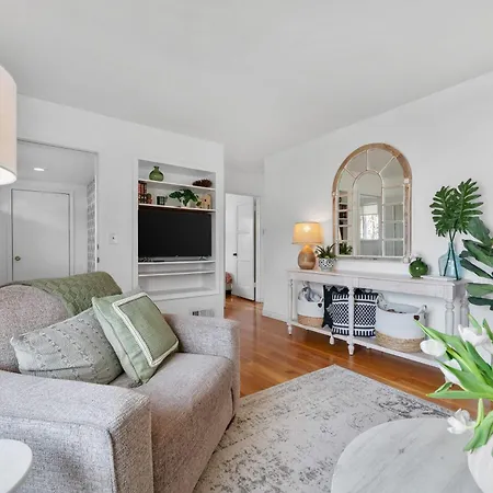 Stylish & Bright 4Br - Close To Whitworth